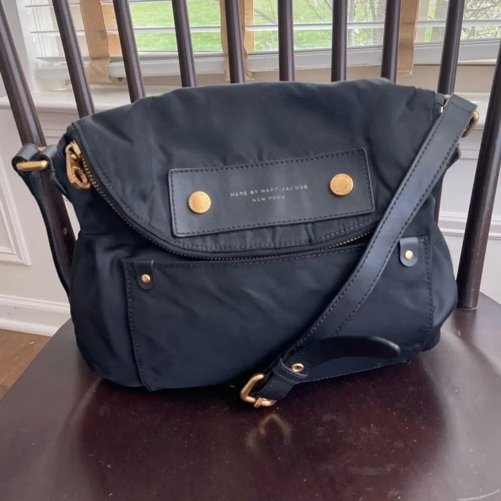 Marc Jacobs Preppy Nylon Messenger Bag Black Gold $200